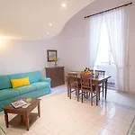 Apartment Antico Palazzo Scala *