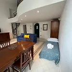 Apartment Antico Palazzo Scala *