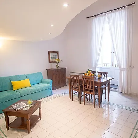 Apartamento Antico Palazzo Scala *